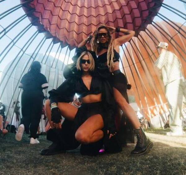 Paraguayitas no pasaron desapercibidas en el festival de Coachella, en yanquilandia