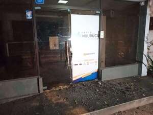 Atacaron y robaron equipos del local de la ex Radio Ñanduti - Policiales - ABC Color