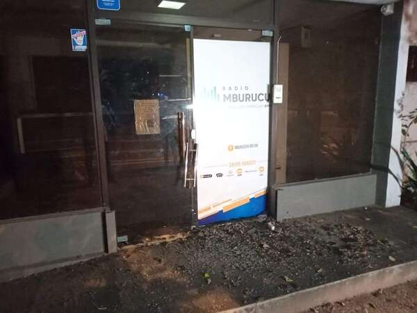 Atacaron y robaron equipos del local de la ex Radio Ñanduti - Policiales - ABC Color