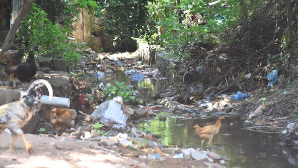 Otra herencia de Nenecho: Desagüe en zona de la UCA nunca empezó y calles se inundan con cada lluvia