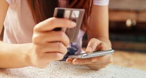 Paraguayos recurren a la tarjeta de crédito para llegar a fin de mes