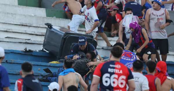 Diario HOY | Policía pateado en las gradas perdió varios dientes y se fracturó la nariz