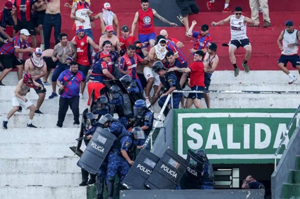 Superclásico marcado por violencia, heridos y balines de goma