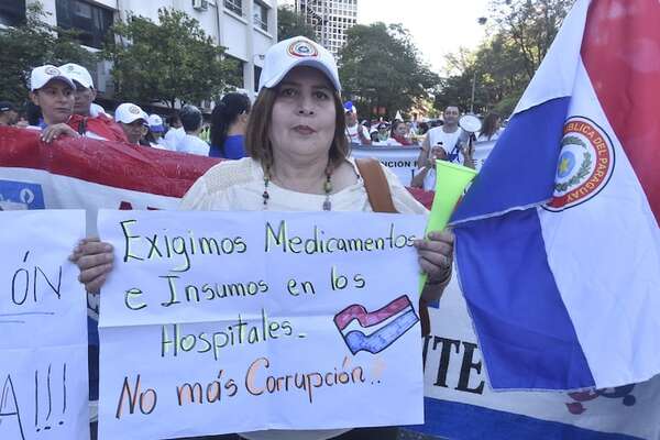 Farmacéuticas impulsan ley para regular amparos judiciales por medicamentos - Nacionales - ABC Color