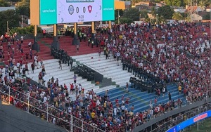 Policía da su versión tras el caos en el Superclásico: "Acciones fueron defensivas y no represivas"