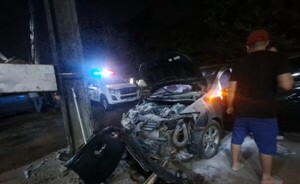 Conductora alcoholizada chocó contra una columna de la ANDE