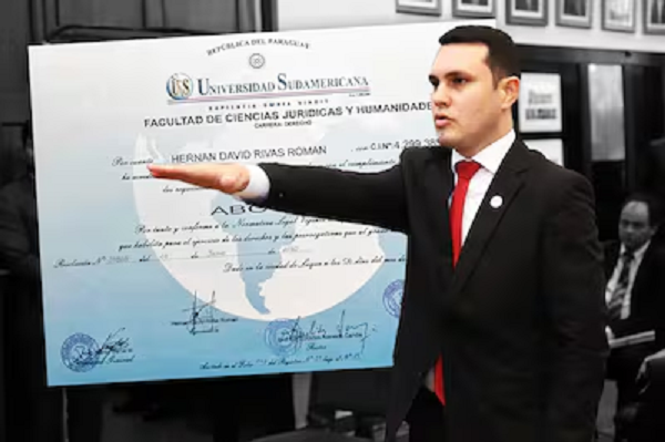 Fiscalía abre proceso penal contra el senador Hernán Rivas por presunto uso de título falso - Noticiero Paraguay