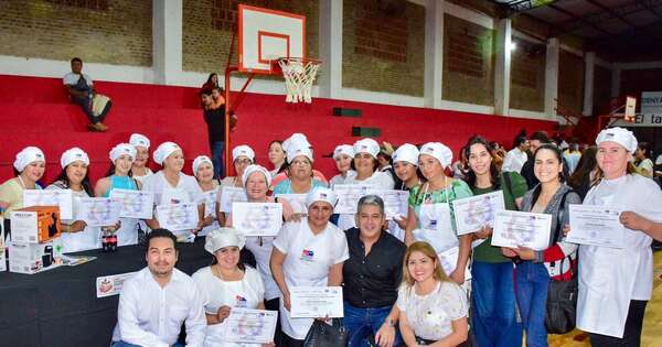 La Nación / Sinafocal certificó a 549 beneficiarios de capacitación laboral en Ñeembucú