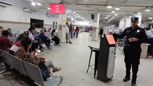 Juez levanta uso de tobillera electrónica a imputados y mantiene arresto domiciliario - PDS RADIO Y TV