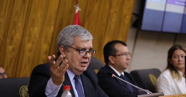 Interpol quedó en el centro de las críticas mientras crece la presión para la salida de Riera: "Es un feudo de facturación"