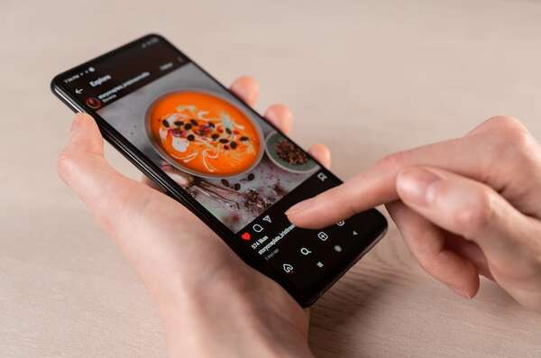 Mirar comida en redes sociales podría ayudar a controlar los antojos, según estudio - Ciencia - ABC Color