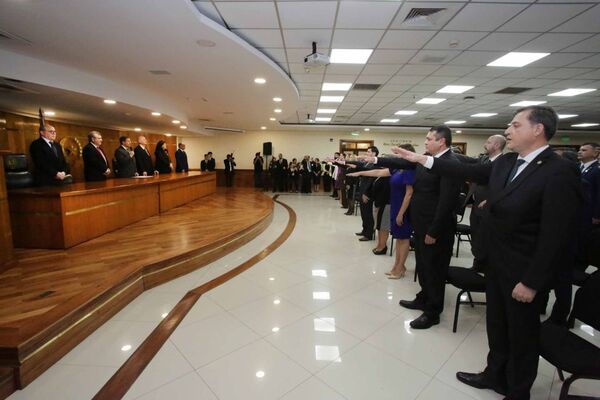 Autoridades judiciales tomaron juramento a magistrados, fiscales y defensores