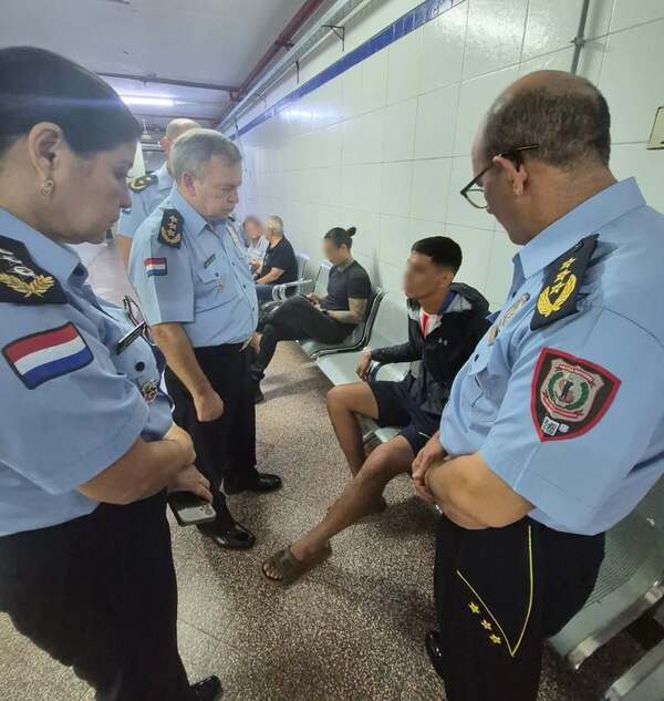 Popular / Altos jefes visitaron a sus ta’ýras heridos en  la batalla del superclásico