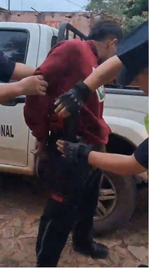 Con pistola de plástico y destornillador asalta sucursal de Biggie - Policiales - ABC Color