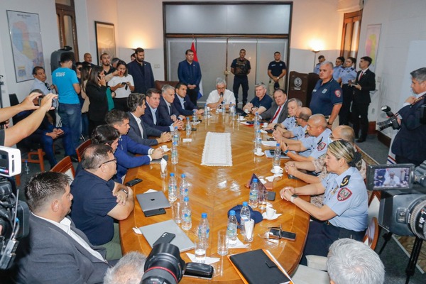 Riera anuncia acciones para evitar la violencia en los estadios - ADN Digital