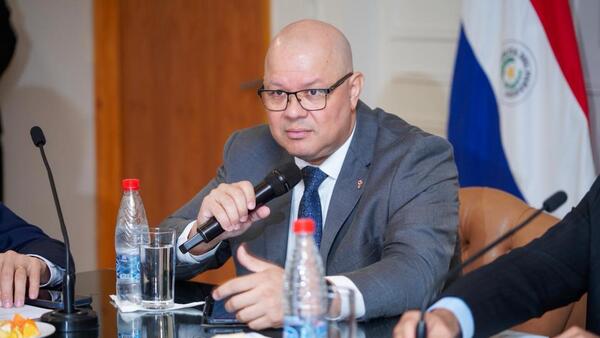 Ejecutivo aún prepara plan para ordenar gastos, pero no define sobre tope fiscal