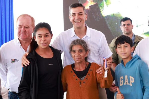 Gobierno entrega 67 viviendas a familias de dos distritos de Itapúa