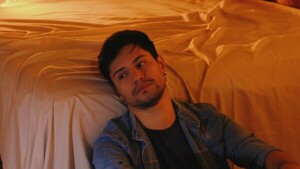 Cantante paraguayo lanzó "No te vayas", tema para los que siguen luchando por el amor