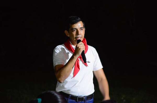 Honor Colorado oficializa la precandidatura de Paul Servín a la Intendencia de Yabebyry - Política - ABC Color