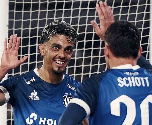 Ronaldo Martínez anota en triunfo de Talleres - Fútbol Internacional - ABC Color