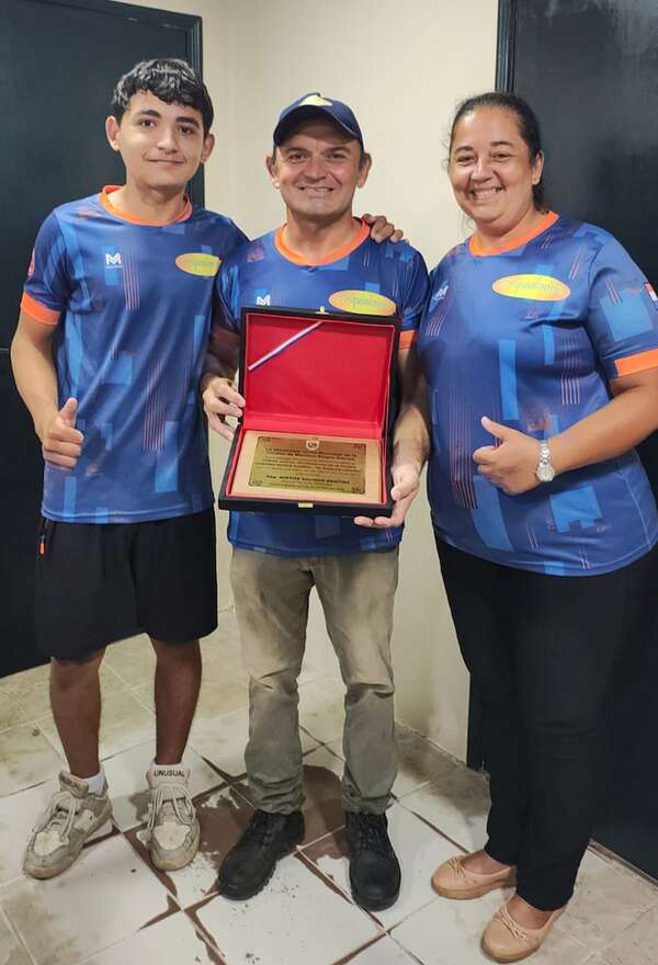 “El Roquealonseño” recibe reconocimiento de instituciones deportivas y la Comuna de Mariano Roque Alonso - Polideportivo - ABC Color