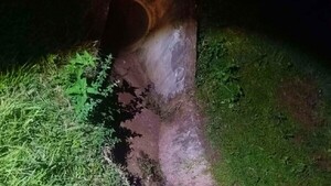 Un motociclista muere al caer a una zanja en Yatytay