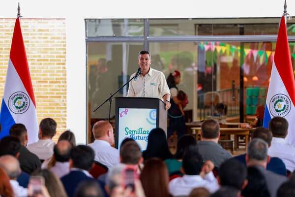 En acto oficial, Peña pide votos para precandidato cartista a intendente de Encarnación - Política - ABC Color