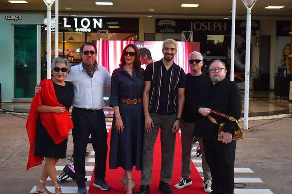 “Narciso” brilló en Coronel Oviedo con alfombra roja y encuentro con el público - Sociales - ABC Color