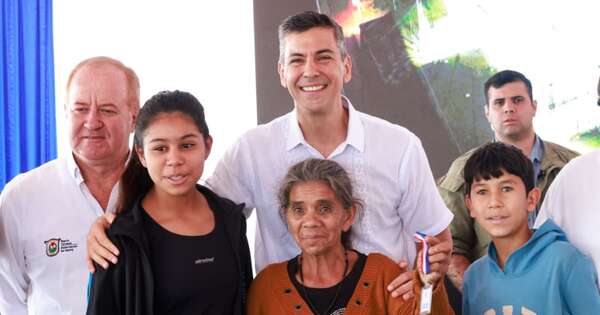 La Nación / Gobierno entrega 67 viviendas y refuerza presencia en zonas alejadas del país