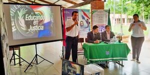 “Educando en Justicia” interioriza a los estudiantes sobre leyes, derechos y obligaciones en la ciudad de Gral. Elizardo Aquino