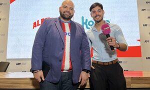 Koala y la APF presentan el vaso Albirroja y a los ganadores de la campaña “Koala te lleva al Mundial”
