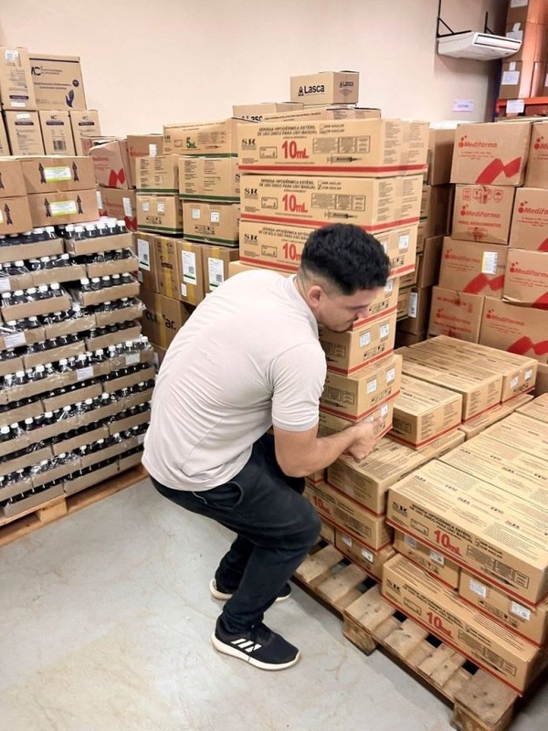 Garantizan servicio sanitario a población de Guairá con nuevo lote de medicamentos e insumos - ADN Digital