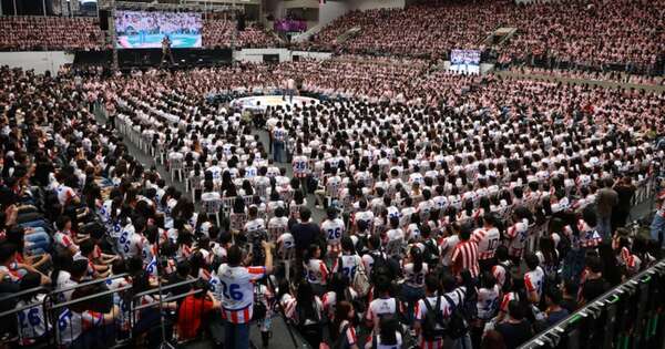 La Nación / Beneficiarios de becas del Gobierno, en trámites finales