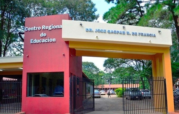 Padre agrede a docente dentro de institución educativa en Ciudad del Este