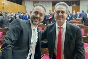 Yamil Esgaib y su hijo obtienen título en tiempo récord