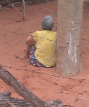 Mujer y su hijo con discapacidad viven en abandono: vecinos claman ayuda - trece