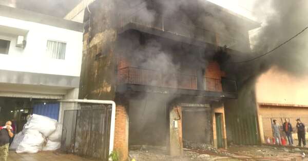 Diario HOY | Se incendió depósito de plásticos cercano al Abasto