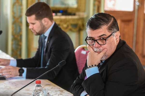 Borba renuncia como senador suplente y Carlos Liseras asumiría en reemplazo de Rivas  - Política - ABC Color