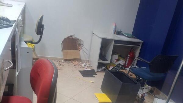 Delincuentes abren boquetes para robar a telefonías en Santa Rita