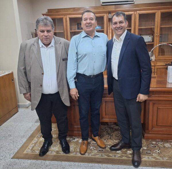 Edgar López y Lorenzo Ramírez visitan al ministro Carlos Giménez - San Lorenzo Hoy