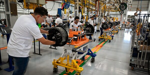 Suspensys inaugura fábrica en Mogi Guaçu para proveer exclusivamente a Mercedes-Benz - Amigo Camionero