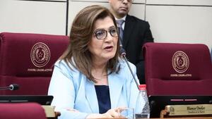 Blanca Ovelar pide la salida de Rivas del Senado y refuerza polémica por su designación