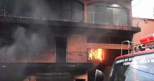 La Nación / Incendio de depósito en la zona del Abasto habría sido provocado por adictos