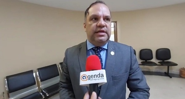 Colorados disidentes cierran filas para impedir aprobación de permiso de Hernán Rivas