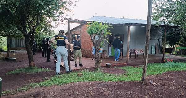 La Nación / Cinco casas fueron allanadas en busca del dinero faltante tras caída de avioneta