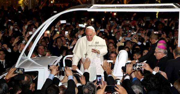 La Nación / Emotiva misa en memoria del papa Francisco por el primer aniversario de su muerte