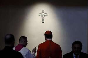 Santa María la Mayor rinde tributo a Francisco: una placa y la sencillez del sepulcro - Mundo - ABC Color