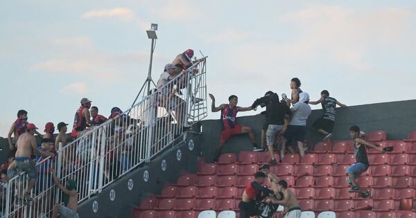 Diario HOY | Ordenan prisión para seis hinchas de Cerro tras violento incidente en el superclásico