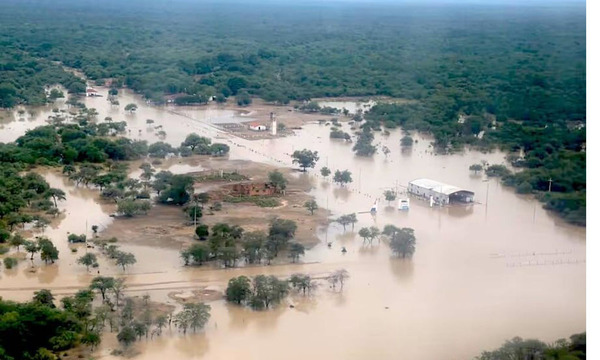 General Bruguez bajo agua: familias evacuadas por el desborde del Pilcomayo - OviedoPress