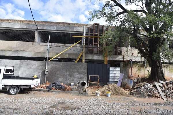 Futuro en riesgo: estudiantes del CTN critican a Itaipú y al MEC por excesivo atraso de obras - Nacionales - ABC Color